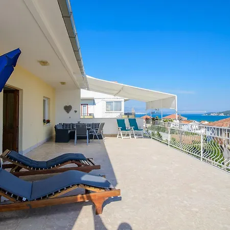 Modern Near With Sea View Terrace And Lounge Area *